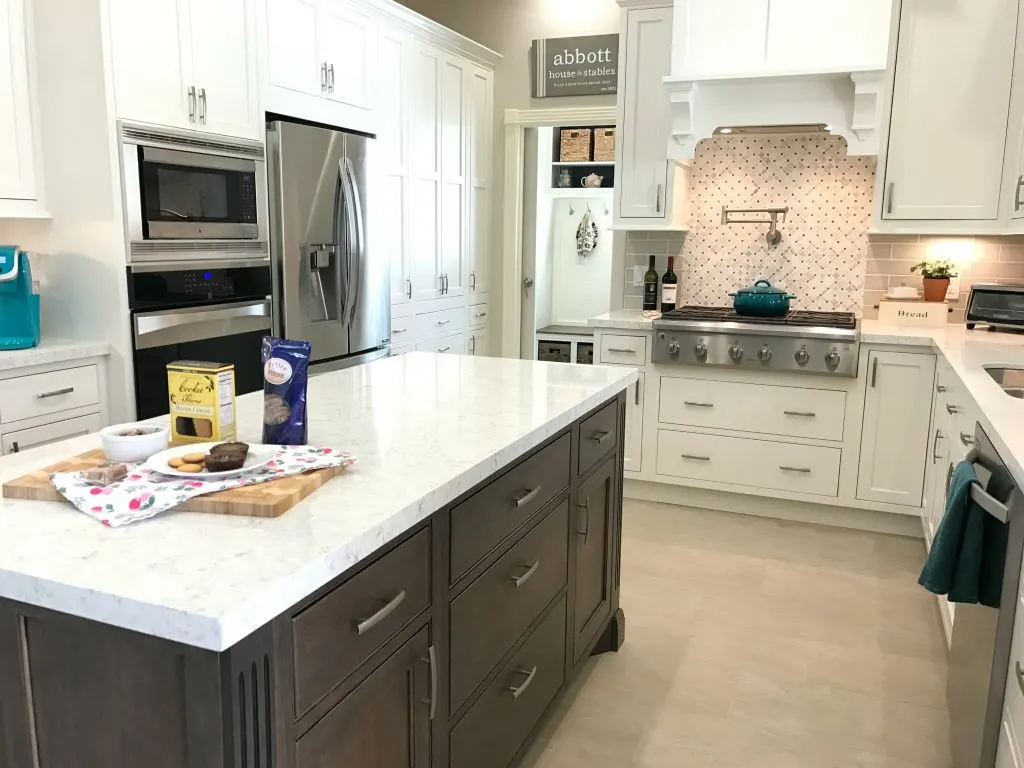 White Kitchen Remodel with Silestone Lusso Quartz and Starmark Cabinets