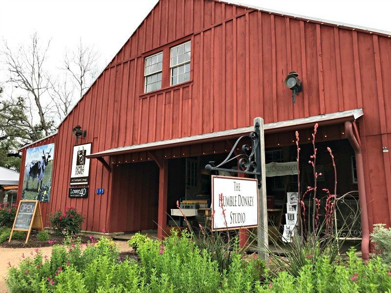 The Humble Donkey shop is in a beautiful Red Barn. A few more Round Top Shopping Trip Tips and some photos from the Junk Gypsy Headquarters. A shopping trip to Round Top and Waco would make a perfect weekend, guys! #AbbottsAtHome #RoundTopTexas #JunkGypsy #GirlsWeekend