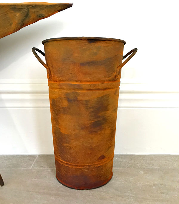 Easy DIY Rust Paint Effect to give your old Home Decor and Furniture a beautiful new look. Just paint then spray the patina, that's it!