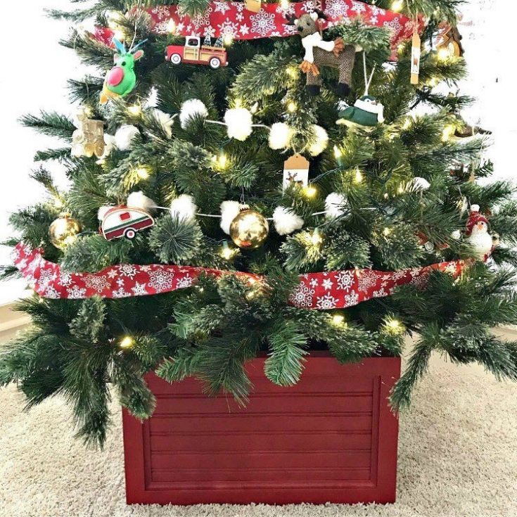 Build this easy DIY Christmas Tree Box Stand. Looks fantastic under your tree and stores your ornaments when you're ready to pack the tree away. #ChristmasTree #DIYFurniture #AbbottsAtHome #ChristmasTreeBox #ChristmasTreeStand #ChristmasTreeBoxStand