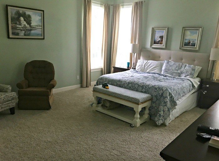Do you love looking at Before and After Room Makeovers? I've got 6 rooms to show you today. #AbbottsAtHome #TraditionalHome #HomeIdeas #BeforeandAfter #RoomMakeover #RoomReveals