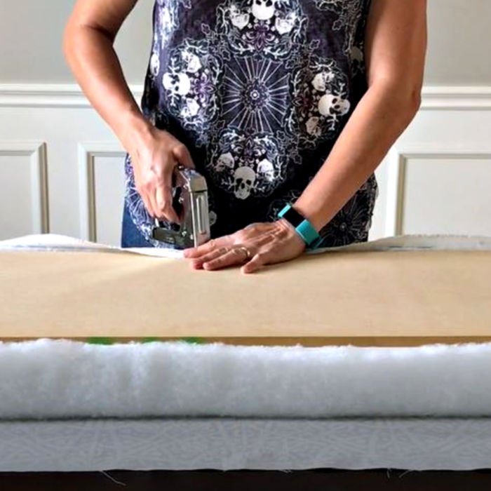 How to Make a No Sew Bench Cushion Top for your built in seating, old table, or hard top bench. Here are the easy to follow steps to upholster a board to put on top of hard seating. With a step by step video to show you how.