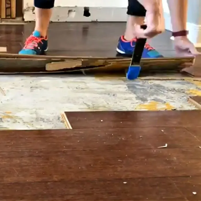 Best Ways To Remove Glued Wood Flooring, How To Glue Down Solid Hardwood Flooring