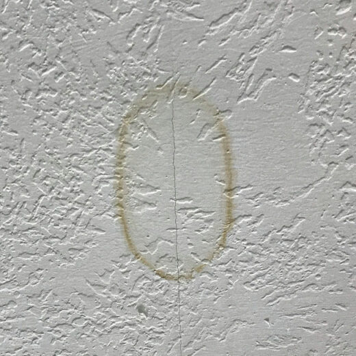 Super Easy Way To Remove Water Stains From Ceilings Without Paint (1