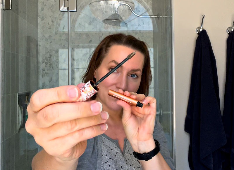 GrandeBrow 2-in-1 Tinted Brow gel and eyebrow growth serum review for a post about ways for women to feel and look younger in your 40's.