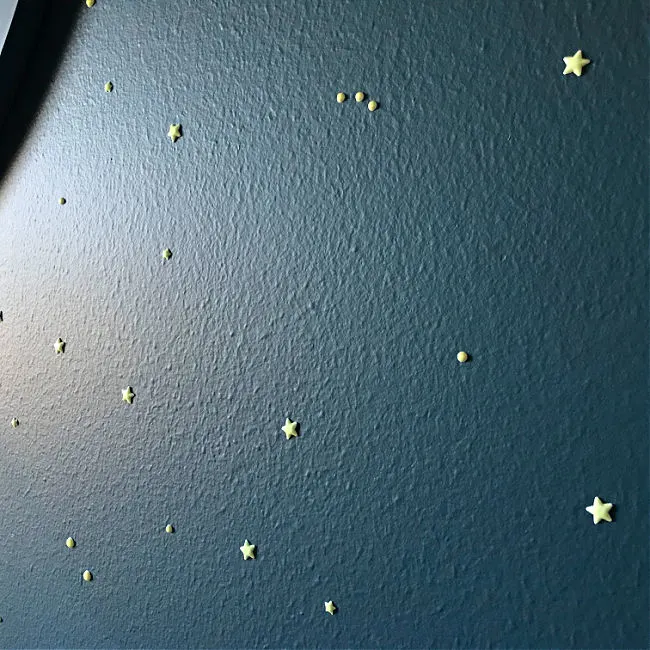 Image of puffy 3D Glow in the dark star stickers.