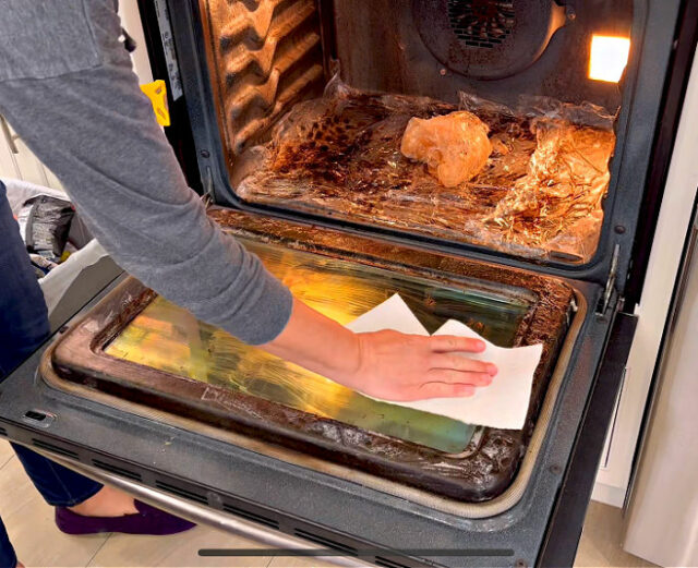 How To Use Easy Off Oven Cleaner Fume Free (Easy Steps, Tips, FAQs