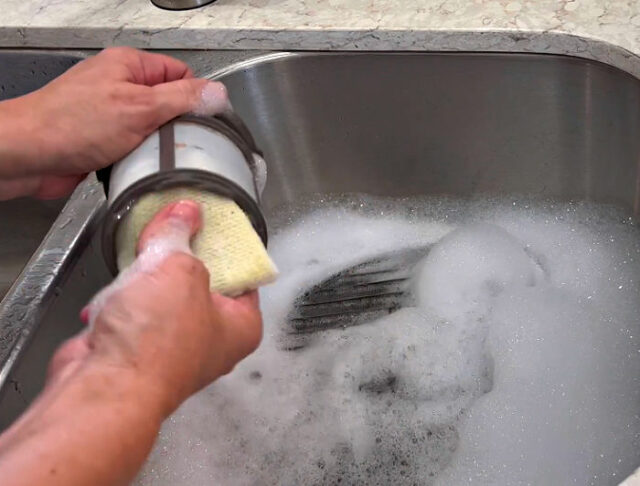 Easy Steps To Clean A Dishwasher & Dishwasher Filter With Vinegar ...