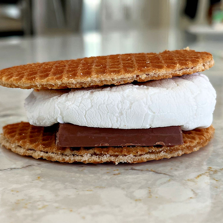 Stroopwafel Ghirardelli Caramel Square marshmallow Smores