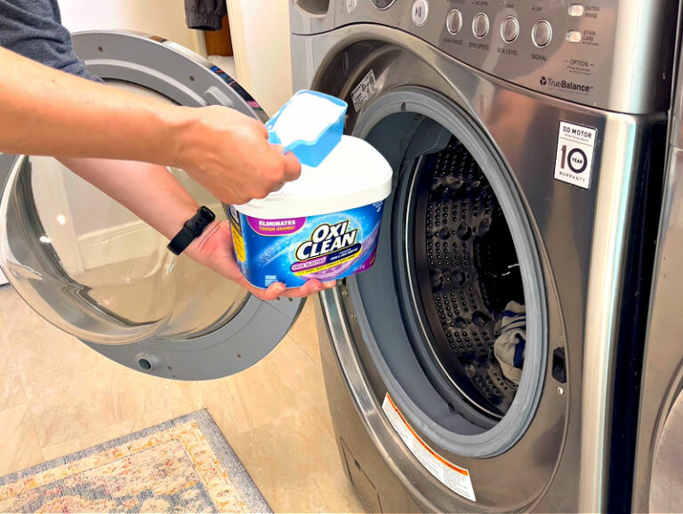 3 Easy Ways To Get The Sweat Smell Out Of Shirts And Gym Clothes